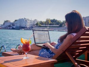 Дистанционная работа в интернете: как работать дома Дистанционная работа в интернете: как работать дома